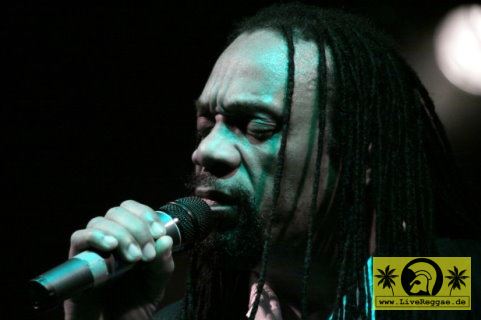Glen Washington (Jam) and The Dubby Conquerors 16. Chiemsee Reggae Festival, Übersee - Tent Stage 27. August 2010 (8).JPG